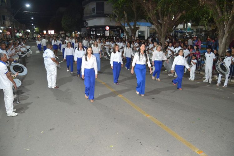 Prefeitura realiza o segundo dia de Desfile Cívico