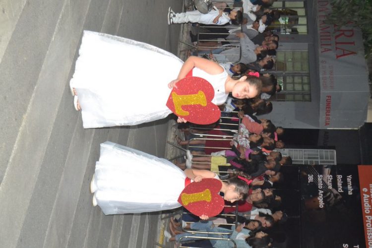 Terceira noite de Desfile Cívico é encerrado com chave de ouro