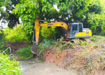 MAIS SEGURANÇA! Prefeitura instala quebra-molas na AV. Hildebrando Florindo no bairro Philadelfia