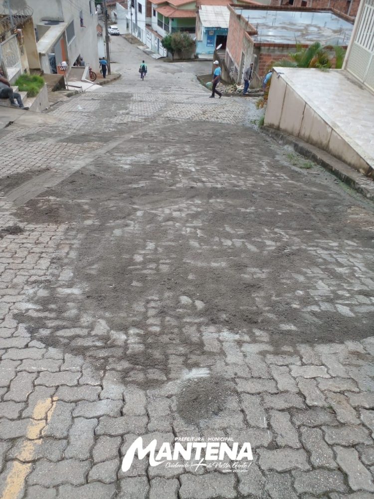 Prefeitura de Mantena age rápido para reparar os estragos provocados pela chuva na cidade