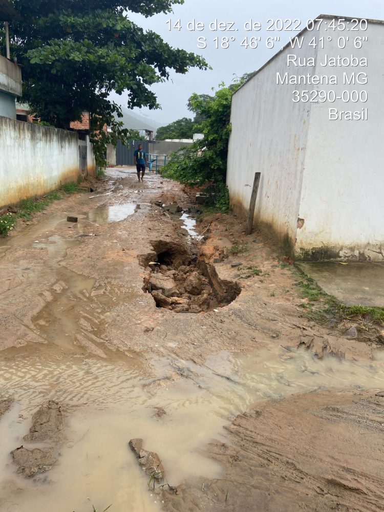 Após temporal, Prefeitura de Mantena realiza diversas ações na cidade e no interior do município