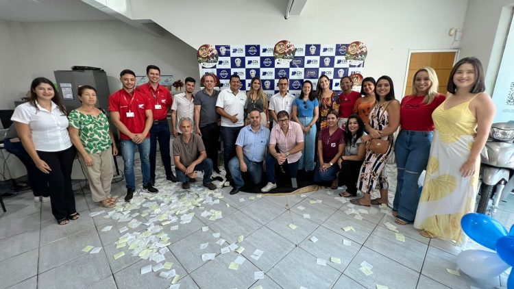 CDL realiza o sorteio de duas Honda Biz