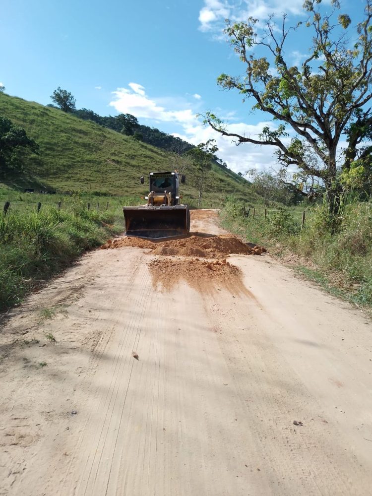 Estradas do interior tem recebido manutenção constante