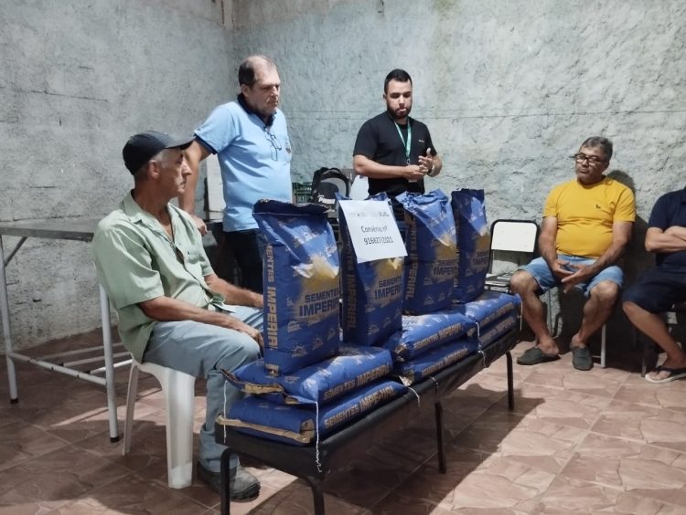 Secretaria de Agricultura realiza reunião com agricultores da Agricultura Familiar