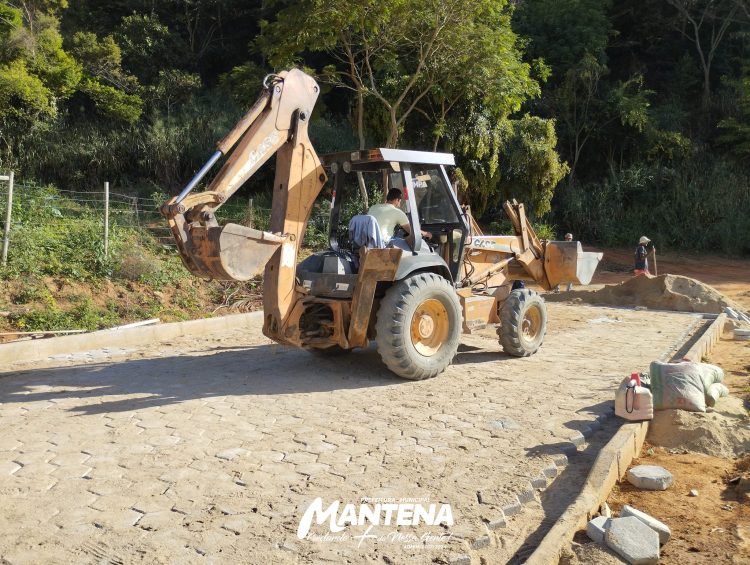 Calçamento do bairro Esplanada segue em ritmo acelerado