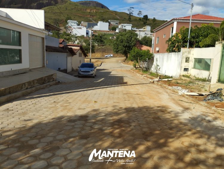 Calçamento do bairro Esplanada segue em ritmo acelerado