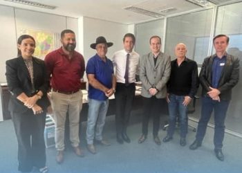 Em Belo Horizonte, prefeito João Rufino, vice-prefeito Dr. Ronalson, Secretário de Saúde Ocimar Rufino e o Deputado Thiago Cota se reúnem com o Secretário de Estado de Saúde em busca de aporte financeiro para o Consonorte