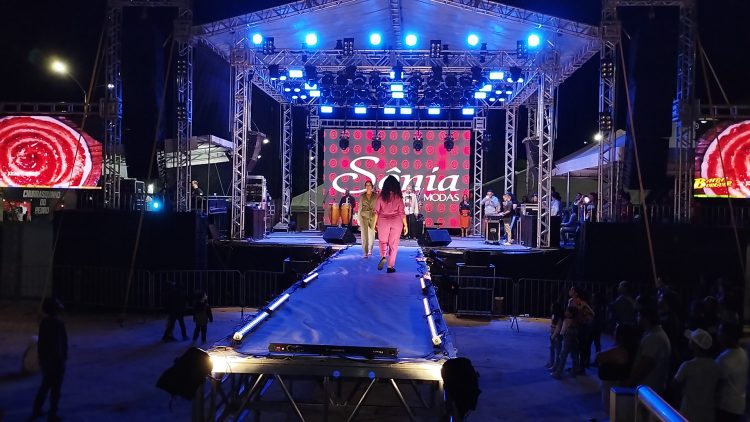 FESTA DO CHAPÉU: O PRIMEIRO DIA DE FESTA FOI UM SUCESSO; CONFIRA