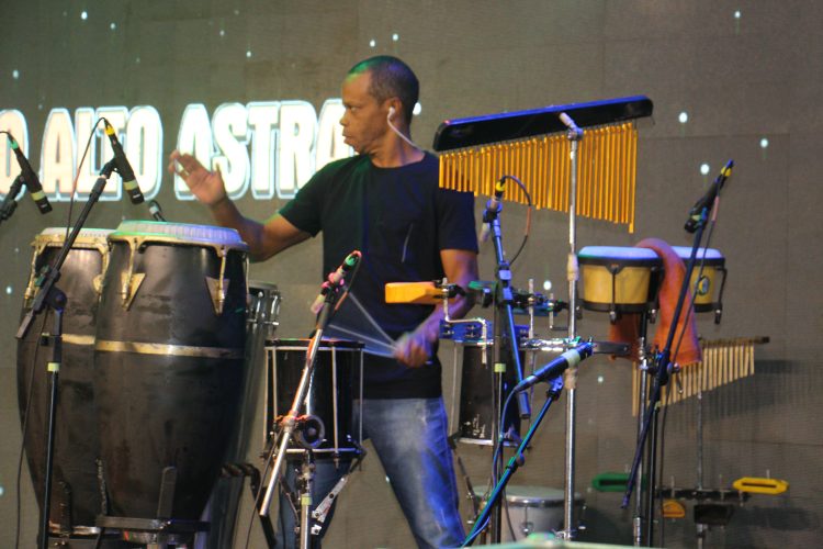 ‘Uma noite épica’: Trio Alto Astral, Juliana e Bonde do Forró e Don e Juan fazem história na Festa do Chapéu, levando uma multidão à Praça de Recreação Edite Trindade de Souza Coelho