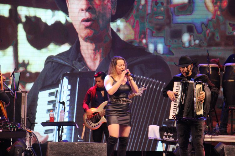 ‘Uma noite épica’: Trio Alto Astral, Juliana e Bonde do Forró e Don e Juan fazem história na Festa do Chapéu, levando uma multidão à Praça de Recreação Edite Trindade de Souza Coelho