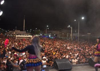 ‘Uma noite épica’: Trio Alto Astral, Juliana e Bonde do Forró e Don e Juan fazem história na Festa do Chapéu, levando uma multidão à Praça de Recreação Edite Trindade de Souza Coelho