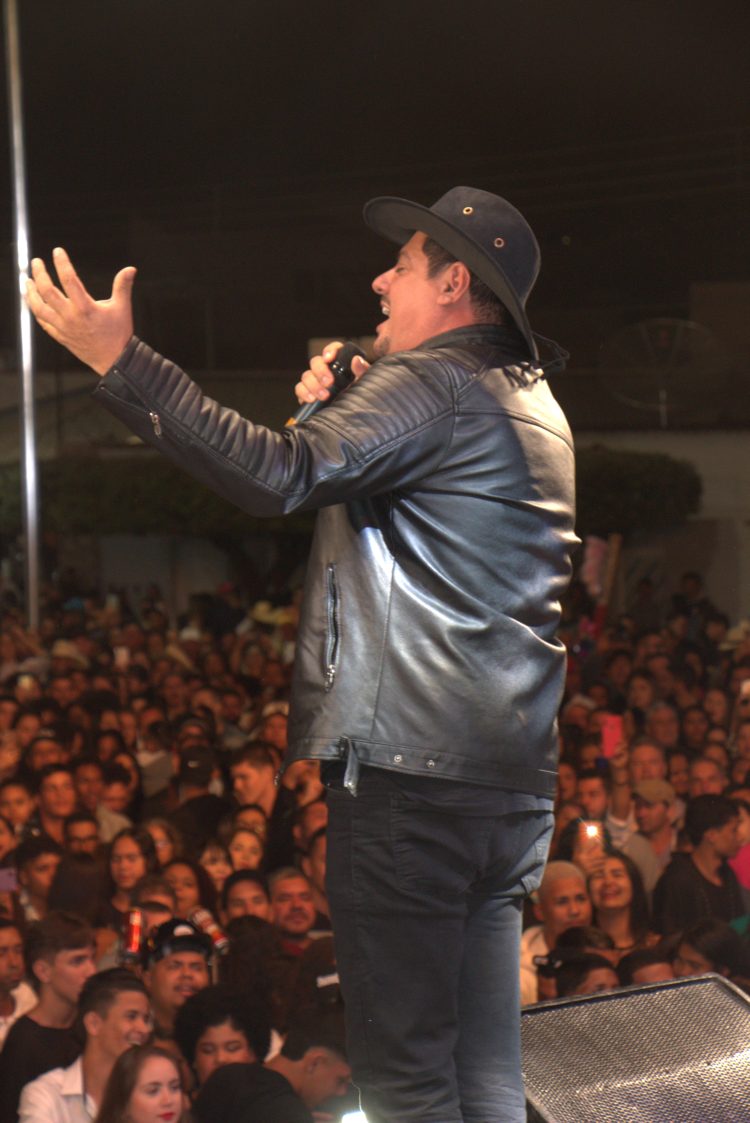‘Uma noite épica’: Trio Alto Astral, Juliana e Bonde do Forró e Don e Juan fazem história na Festa do Chapéu, levando uma multidão à Praça de Recreação Edite Trindade de Souza Coelho