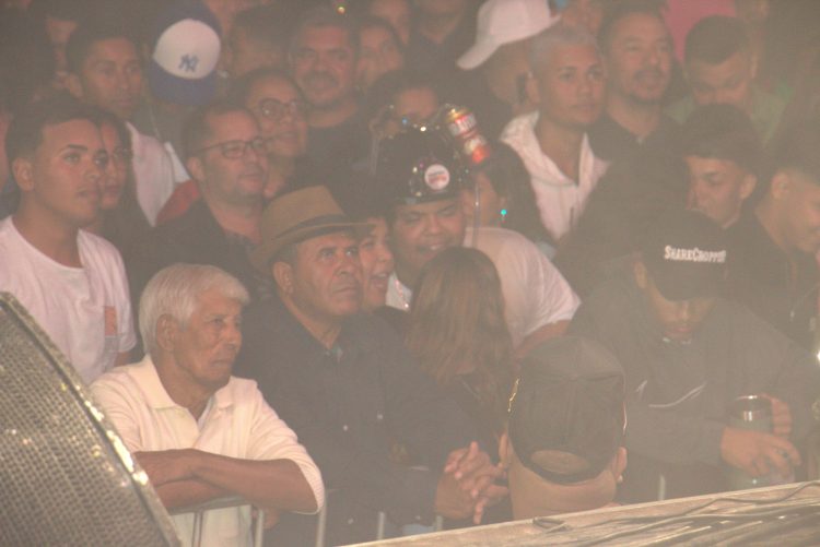 ‘Uma noite épica’: Trio Alto Astral, Juliana e Bonde do Forró e Don e Juan fazem história na Festa do Chapéu, levando uma multidão à Praça de Recreação Edite Trindade de Souza Coelho