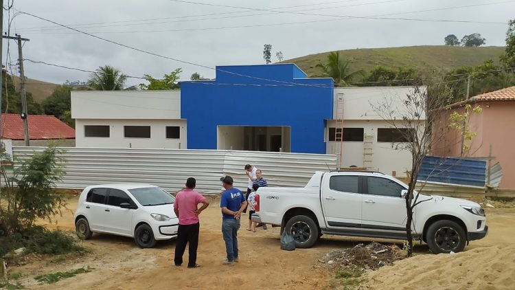 FASE FINAL! Prefeito João Rufino e Secretário de Planejamento Heverton Monteiro visitam obras da nova Unidade de Saúde em Ariranha