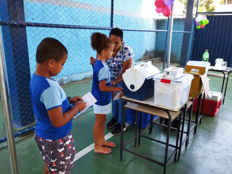“Dia D” de vacinação: em Mantena, a Escola Municipal Mario Rigamont recebeu a Campanha de Multivacinação