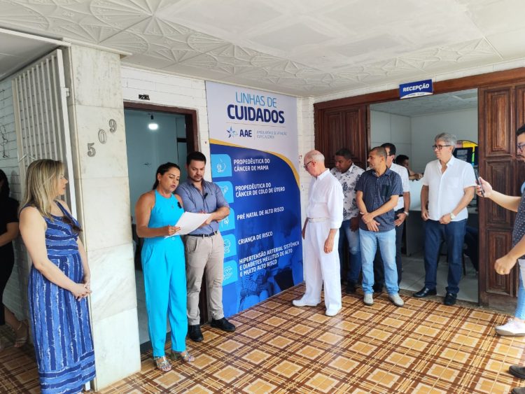 Saúde Mantena! Em um dia, Administração e Secretaria de Saúde inauguram o Ambulatório de Atenção Especializada e um mega PSF no bairro Nicoline. Confira!