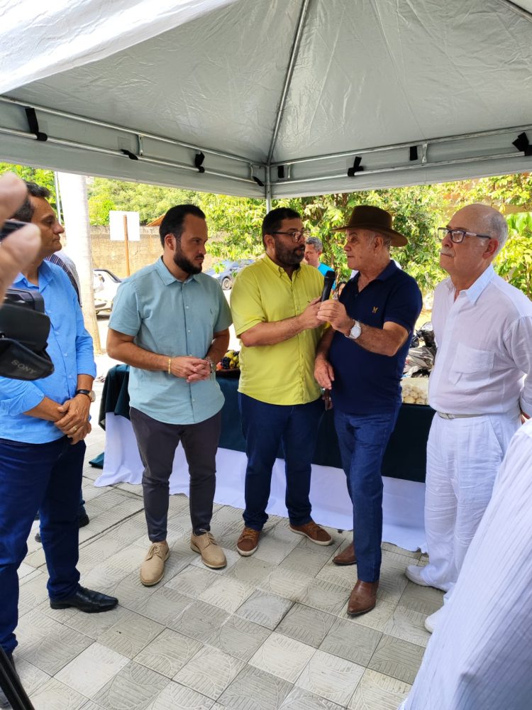 Saúde Mantena! Em um dia, Administração e Secretaria de Saúde inauguram o Ambulatório de Atenção Especializada e um mega PSF no bairro Nicoline. Confira!