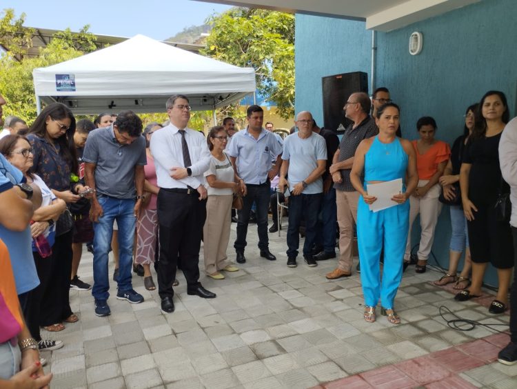 Saúde Mantena! Em um dia, Administração e Secretaria de Saúde inauguram o Ambulatório de Atenção Especializada e um mega PSF no bairro Nicoline. Confira!