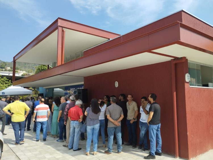 Saúde Mantena! Em um dia, Administração e Secretaria de Saúde inauguram o Ambulatório de Atenção Especializada e um mega PSF no bairro Nicoline. Confira!