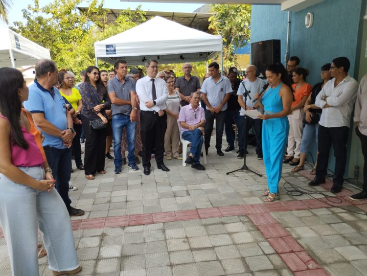Saúde Mantena! Em um dia, Administração e Secretaria de Saúde inauguram o Ambulatório de Atenção Especializada e um mega PSF no bairro Nicoline. Confira!
