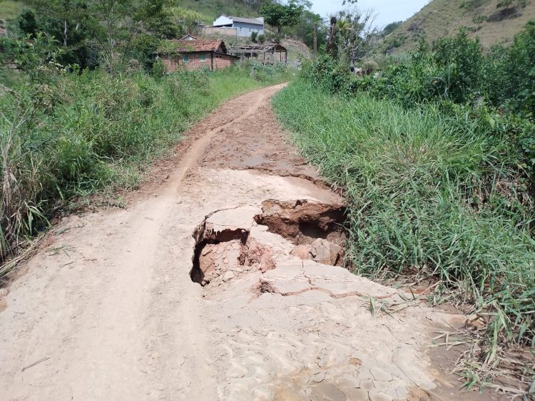 Prefeitura de Mantena realizou 106 intervenções na zona rural do município; VEJA