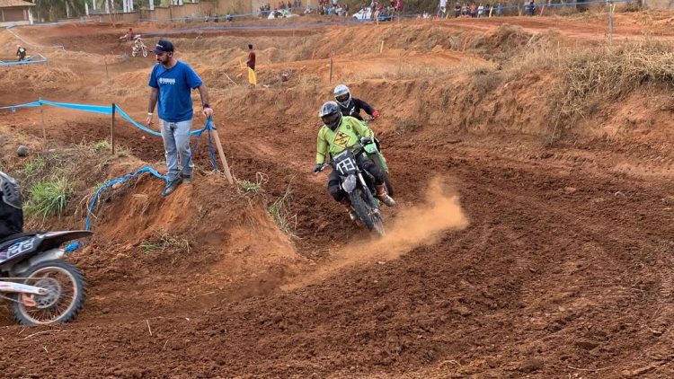Copa Norte de Motocross agita Mantena na 4ª Etapa