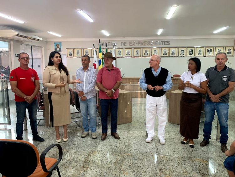 Secretaria de Assistência Social entrega certificados às formandos do Projeto Construindo Bons Hábitos
