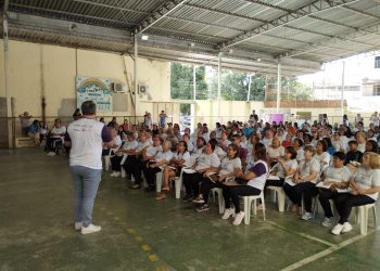 JUNHO VIOLETA: Assistência Social promove palestra sobre Combate à Violência Contra a Pessoa Idosa