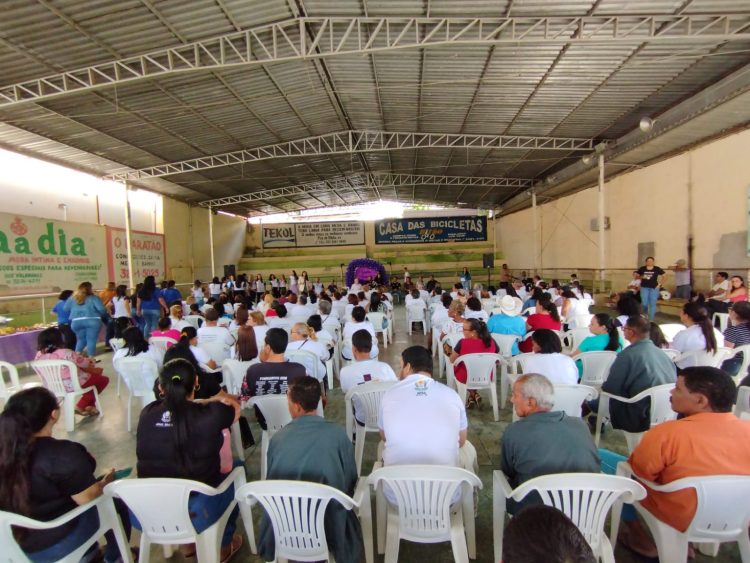 JUNHO VIOLETA: Assistência Social promove palestra sobre Combate à Violência Contra a Pessoa Idosa