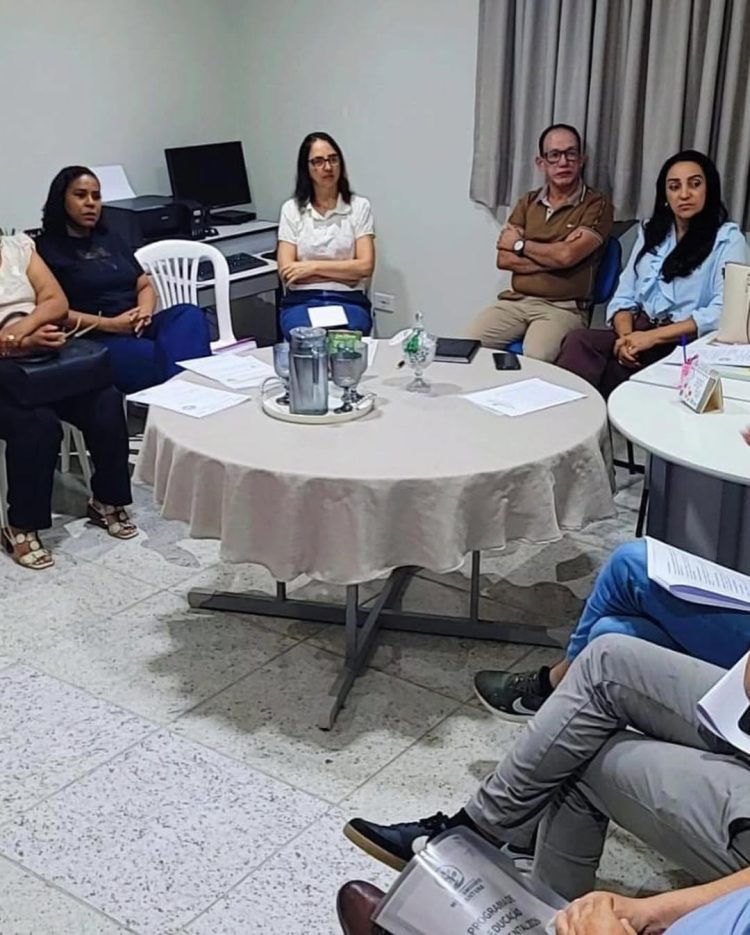 Formação Inicial de Gestores Escolares fortalece a educação municipal em Mantena