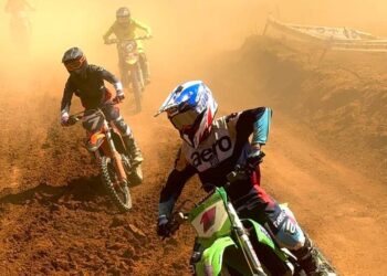 Velocidade, emoção e grandes disputas marcam a etapa da Copa Extremo Norte de Motocross em Mantena
