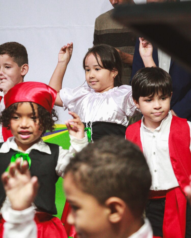1ª EXPOEDUCA transforma Mantena em um verdadeiro passeio pelo mundo por meio da educação