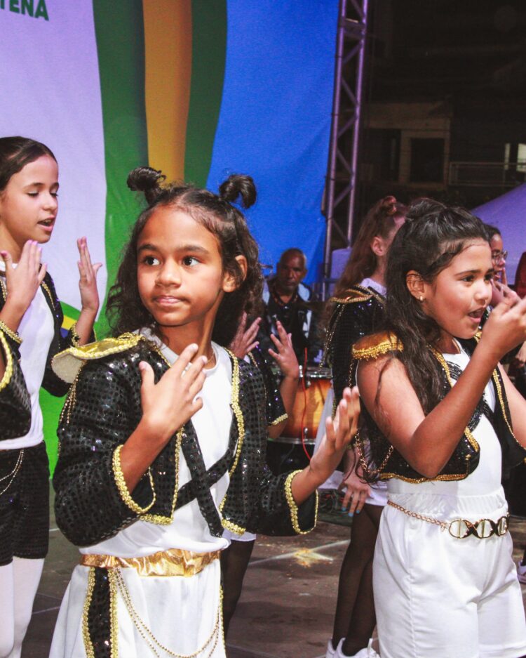 1ª EXPOEDUCA transforma Mantena em um verdadeiro passeio pelo mundo por meio da educação