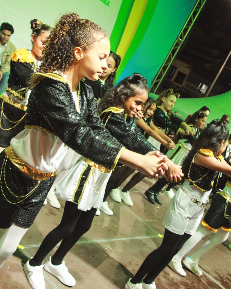 1ª EXPOEDUCA transforma Mantena em um verdadeiro passeio pelo mundo por meio da educação