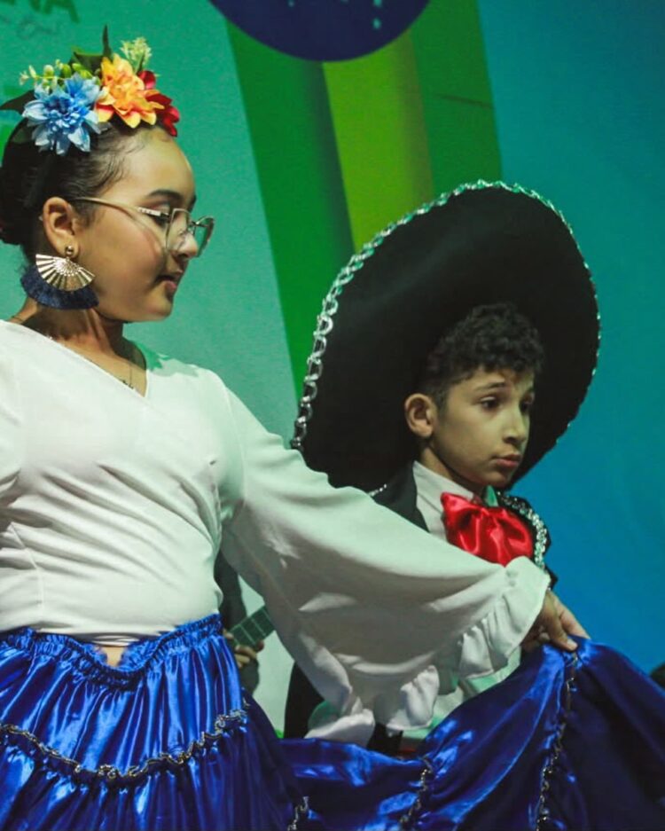 1ª EXPOEDUCA transforma Mantena em um verdadeiro passeio pelo mundo por meio da educação
