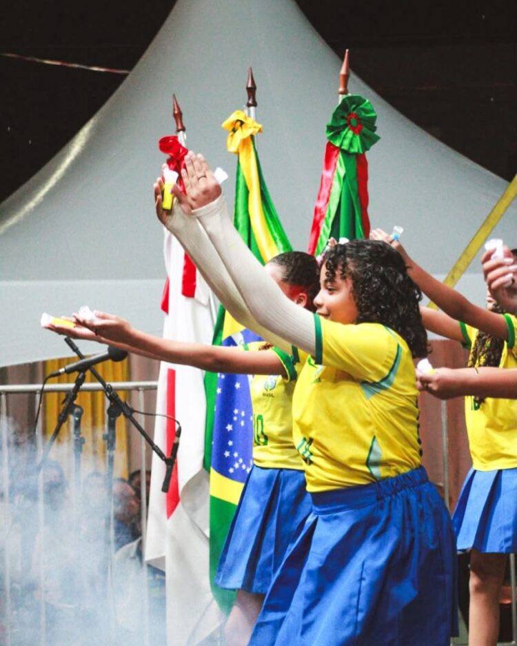 1ª EXPOEDUCA transforma Mantena em um verdadeiro passeio pelo mundo por meio da educação