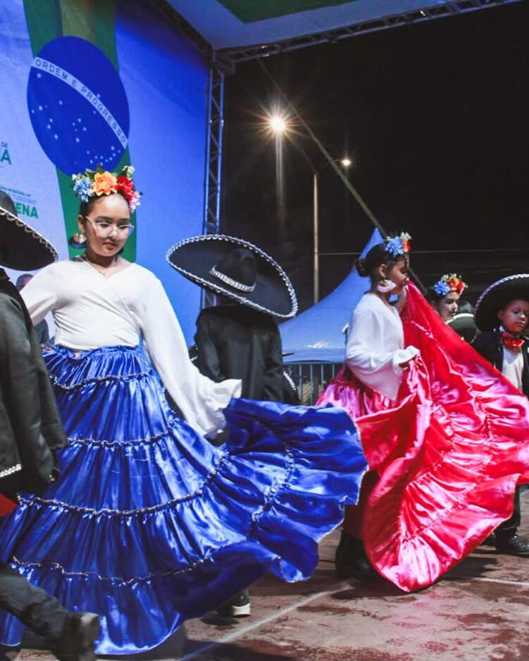 1ª EXPOEDUCA transforma Mantena em um verdadeiro passeio pelo mundo por meio da educação