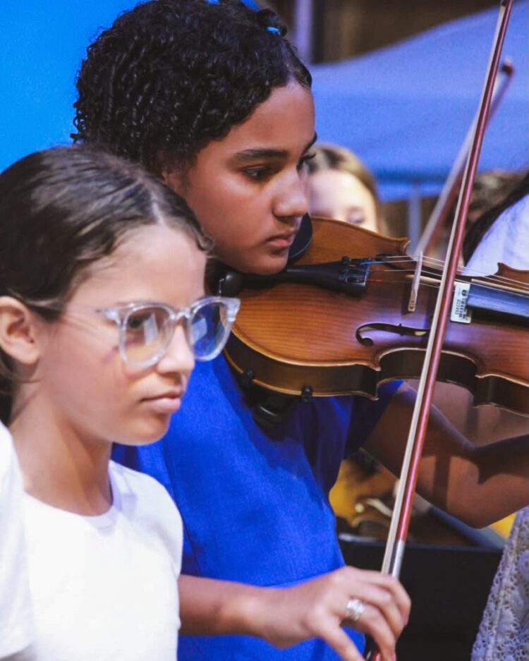 1ª EXPOEDUCA transforma Mantena em um verdadeiro passeio pelo mundo por meio da educação