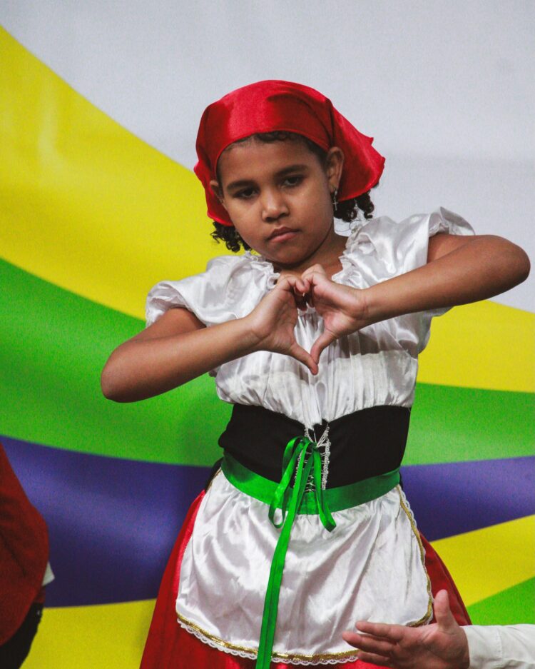1ª EXPOEDUCA transforma Mantena em um verdadeiro passeio pelo mundo por meio da educação
