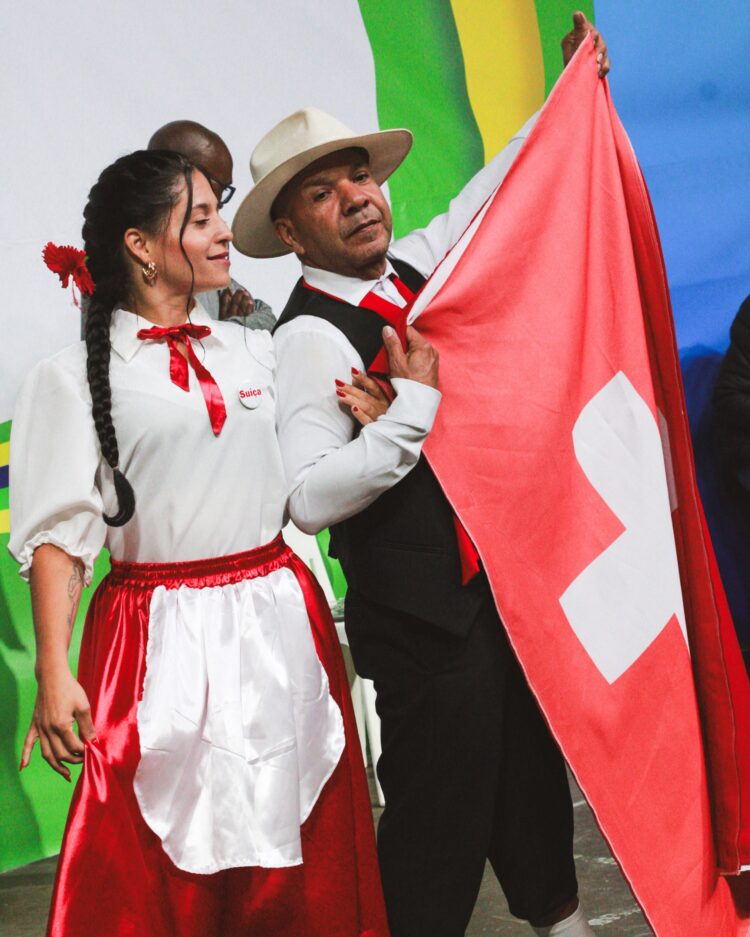 1ª EXPOEDUCA transforma Mantena em um verdadeiro passeio pelo mundo por meio da educação