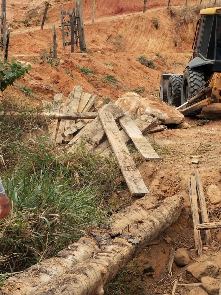 Prefeitura reconstrói ponte no Córrego da Penha e reforça ações na zona rural